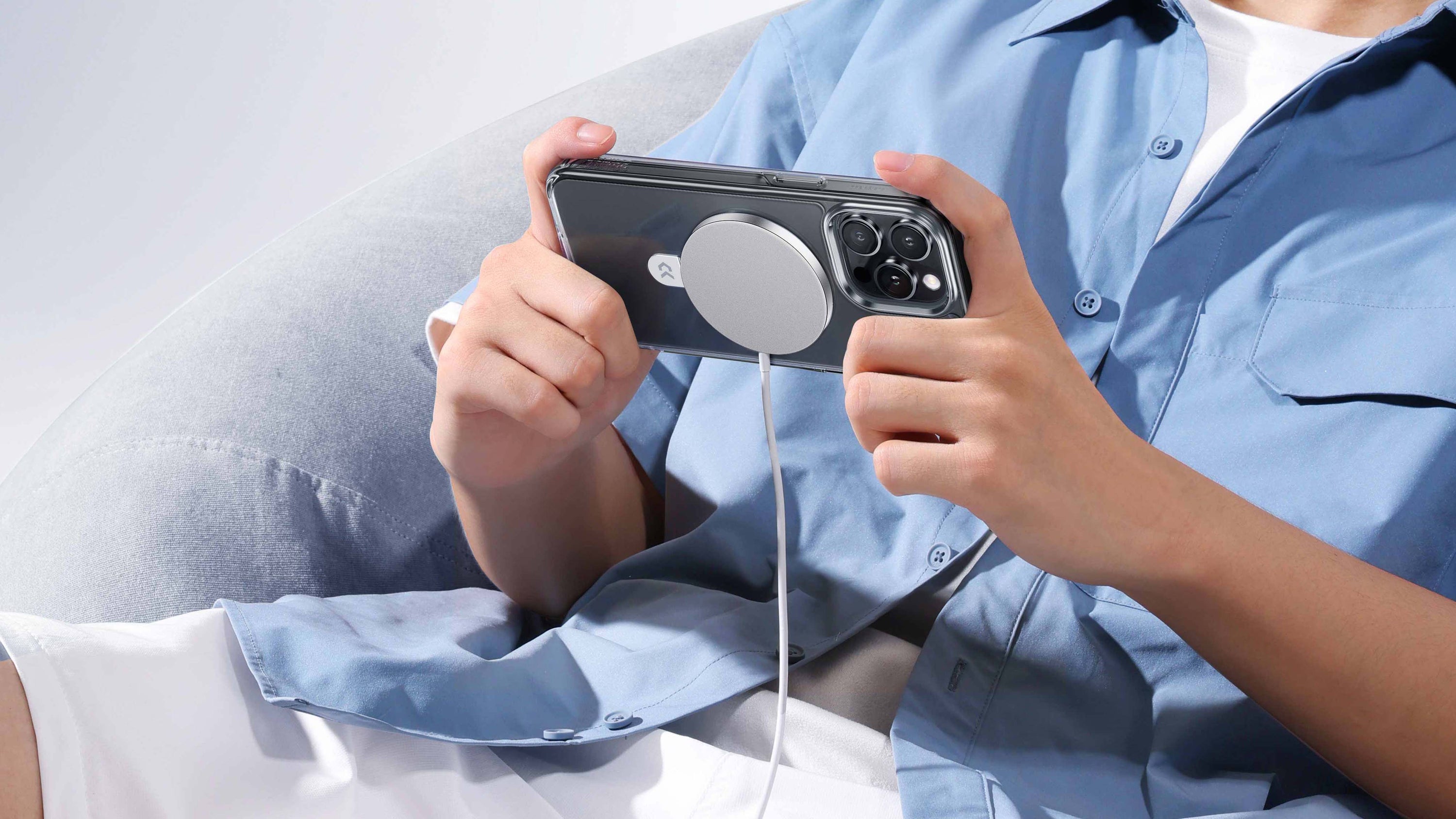 magic stand case with magsafe charging