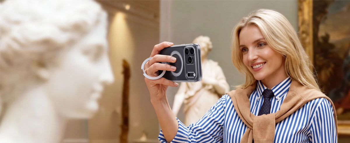 CASEKOO Crystal Clear StandKOO: Keep your photos in hand.