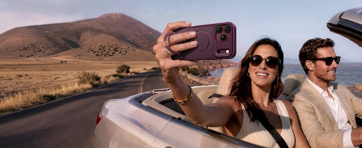 Couple taking a photo with StandKOO Frost on a road trip